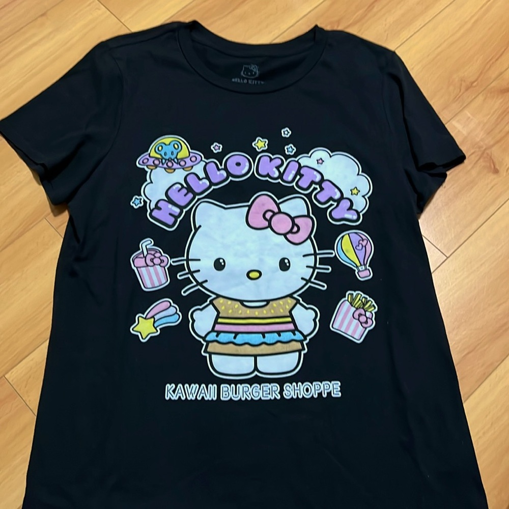 Hello Kitty tshirt